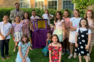 Park Avenue Class of `22 builds Little Free Library as gift to school/community